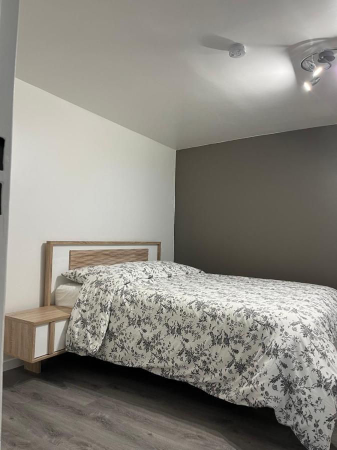 Superbe Appartement Au Bord Du Canal De St Quentin Saint-Quentin  Extérieur photo